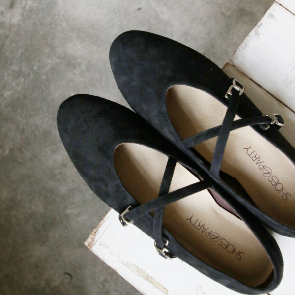 【現貨】小腳效果細緻羊絨交叉帶瑪莉珍 