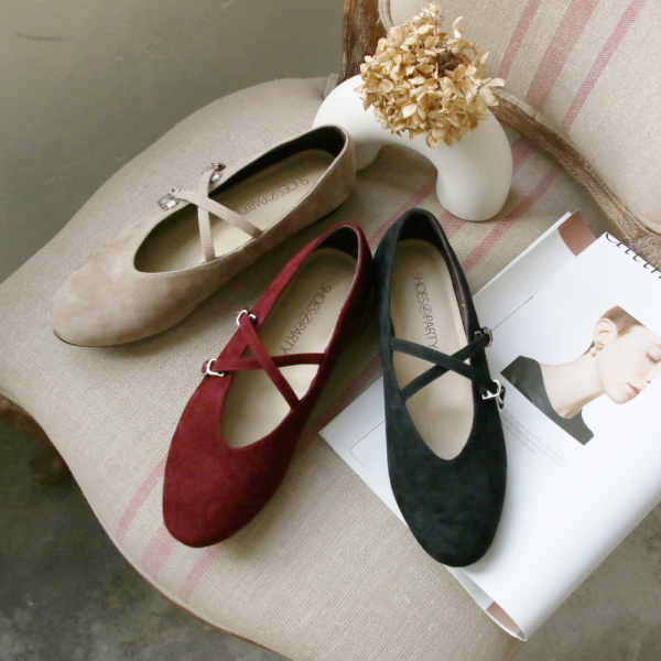 【現貨】小腳效果細緻羊絨交叉帶瑪莉珍 