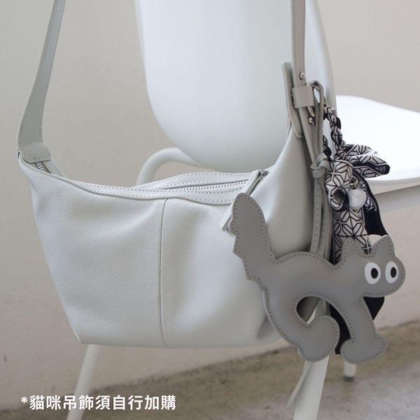 【限量3個現貨】質感灰白皮革雲朵包 