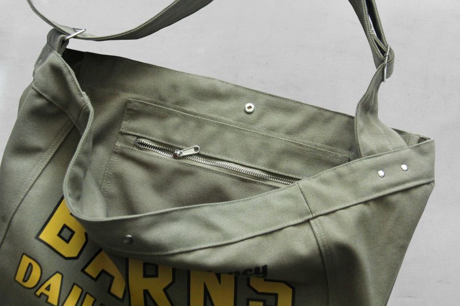 Barns Outfitters - NEWSPAPER BAG (OLV) 報童包