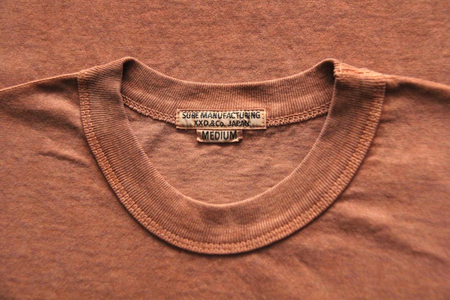 SURE'S POCKET TEE/UMBER 日本製,名古屋獨立服裝廠,白t,圓筒衣身,不易變形短t,丹寧,Pigment Dye染,