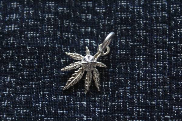 KinG Smith - 小麻葉點銀菊(訂製) 小麻葉,墜飾,點銀菊,King smith,handmade,手作,indian,jewellery,leather craft,silver,雷鳥,銀羽,風切羽,銀菊,點金,訂製,印地安銀飾,台南,老派,mr old