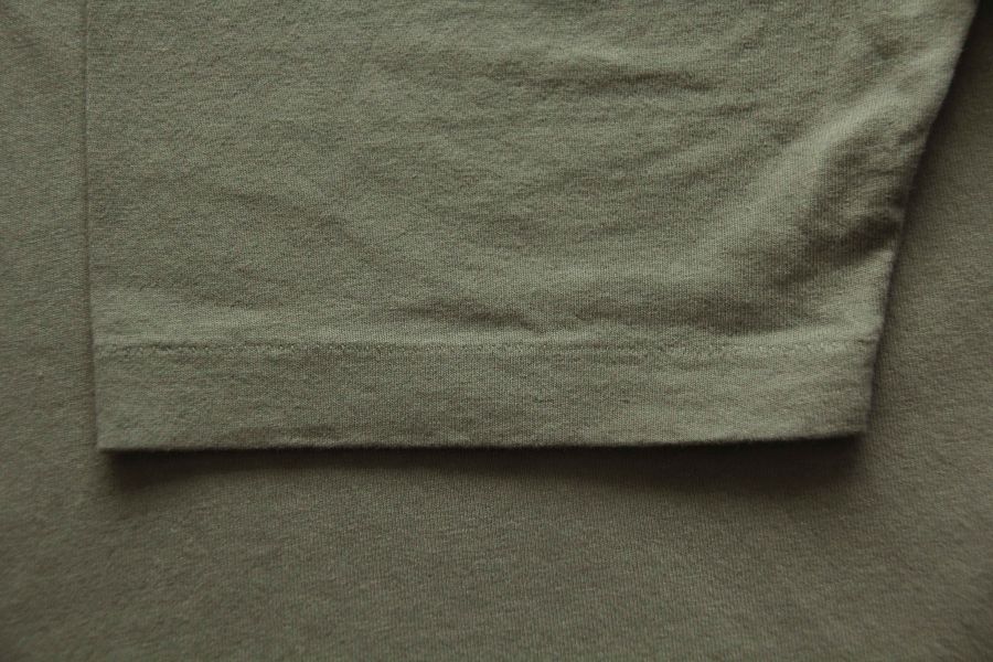 SURE'S POCKET TEE (OLIVE) 日本製,名古屋,獨立服裝廠,白t,圓筒衣身,不易變形短t,丹寧,Pigment Dye染,台南 逛街,男性 穿搭,夏天 男 短t,