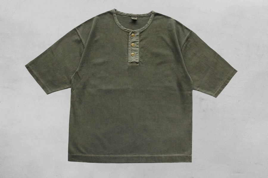 Barns Outfitters - Pigment Dyed “BIGCOZUN” WIDE HENRY TEE (OLIVE) Barns Outfitters,亨利領