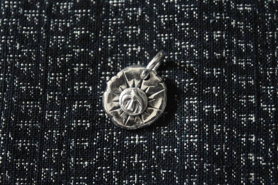 KinG Smith - M號小銀牌/點銀飛鷹/訂製 King smith,handmade,手作,indian,jewellery,leather craft,silver,雷鳥,銀羽,風切羽,銀菊,先金,點金,綠松石,風野鷲,鷹爪,訂製,印地安銀飾,藥輪,台南,台南逛街,台南男裝,選物店,老派,mr old