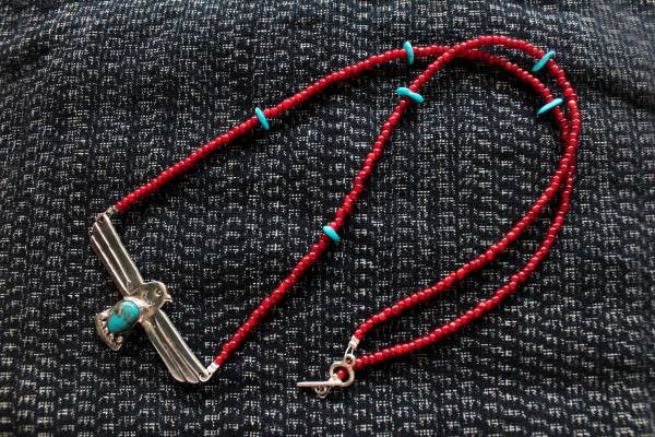 KinG Smith- 展翅雷鳥鑲嵌Mohave TQ串老紅珠項鍊(訂製) King smith,handmade,手作,indian,jewellery,leather craft,silver,雷鳥,銀羽,風切羽,銀菊,先金,點金,綠松石,風野鷲,鷹爪,訂製,印地安銀飾,藥輪,台南,台南逛街,台南男裝,選物店,老派,mr old