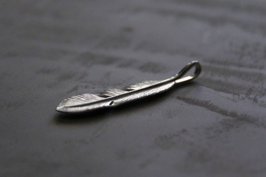 KinG Smith - 純銀右向中羽(預訂) KinG Smith,handmade,silver,雷鳥,銀羽,風切羽,銀菊,先金,點金,綠松石,風野鷲,鷹爪,訂製,印地安銀飾,台南逛街,,mr old,銀器,navajo