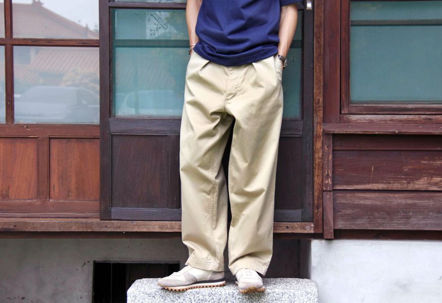 Ordinary Fits - Tuck Wide Pants Ordinary Fits,老派,寬 卡其褲,錐形褲,