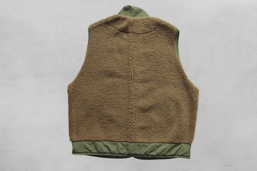 Barns Outfitters-Utility Boa Vest (Olive) 保暖 背心,冬 絨毛 背心,冬 背心 穿搭,寒流 必備,The north face,patagonia 類似款,搖粒絨 背心,Barns Outfitters,Vest,層次 搭配,男 背心,