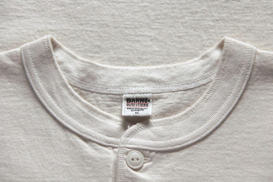 Barns Outfitters - Henley Neck S/S Print T-shirt (IVO) 
