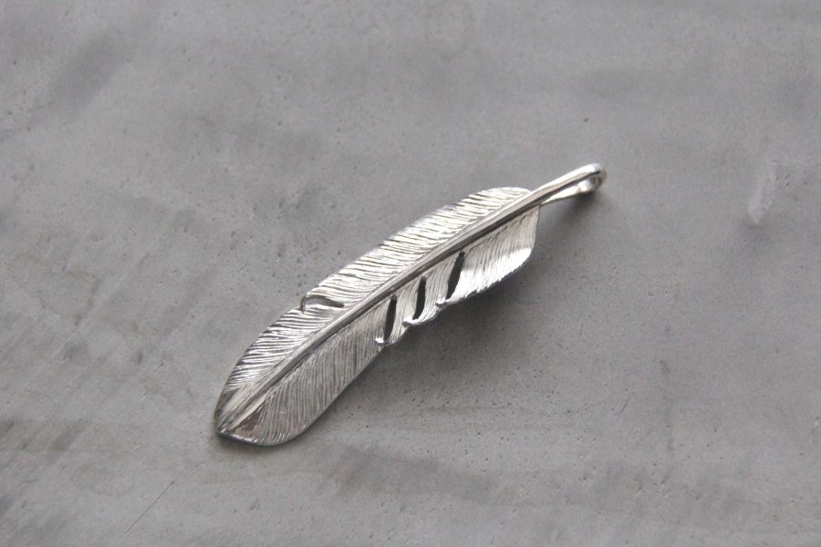 KinG Smith - 純銀右向大羽/現貨 KinG Smith,handmade,silver,雷鳥,銀羽,風切羽,銀菊,先金,點金,綠松石,風野鷲,鷹爪,訂製,印地安銀飾,台南逛街,,mr old,銀器,navajo