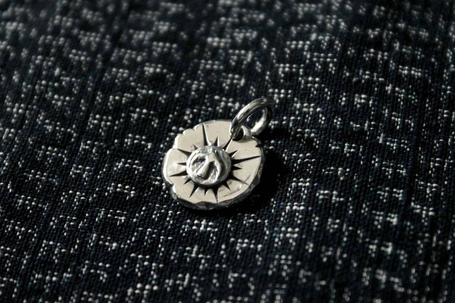KinG Smith - M號小銀牌/點銀飛鷹/訂製 King smith,handmade,手作,indian,jewellery,leather craft,silver,雷鳥,銀羽,風切羽,銀菊,先金,點金,綠松石,風野鷲,鷹爪,訂製,印地安銀飾,藥輪,台南,台南逛街,台南男裝,選物店,老派,mr old
