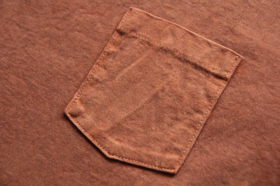 SURE'S POCKET TEE/UMBER 日本製,名古屋獨立服裝廠,白t,圓筒衣身,不易變形短t,丹寧,Pigment Dye染,