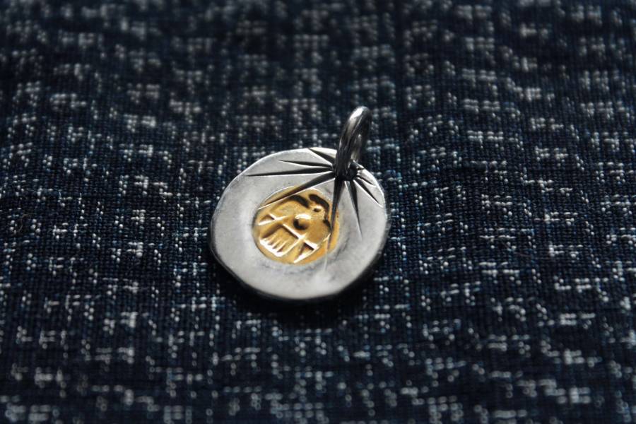 KinG Smith - 24K鎏金/L號小銀牌/雷鳥/訂製 King smith,handmade,手作,indian,jewellery,leather craft,silver,雷鳥,銀羽,風切羽,銀菊,先金,點金,綠松石,風野鷲,鷹爪,訂製,印地安銀飾,藥輪,台南,台南逛街,台南男裝,選物店,老派,mr old
