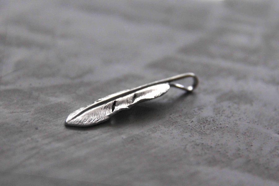 KinG Smith - 純銀右向中羽/現貨 KinG Smith,handmade,silver,雷鳥,銀羽,風切羽,銀菊,先金,點金,綠松石,風野鷲,鷹爪,訂製,印地安銀飾,台南逛街,,mr old,銀器,navajo