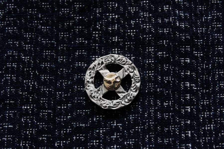 KinG Smith-印地安藥輪/18K浮雕展翅點金/唐草-訂製 King smith,handmade,手作,indian,jewellery,leather craft,silver,雷鳥,銀羽,風切羽,銀菊,先金,點金,綠松石,風野鷲,鷹爪,訂製,印地安銀飾,藥輪,台南,台南逛街,台南男裝,選物店,老派,mr old