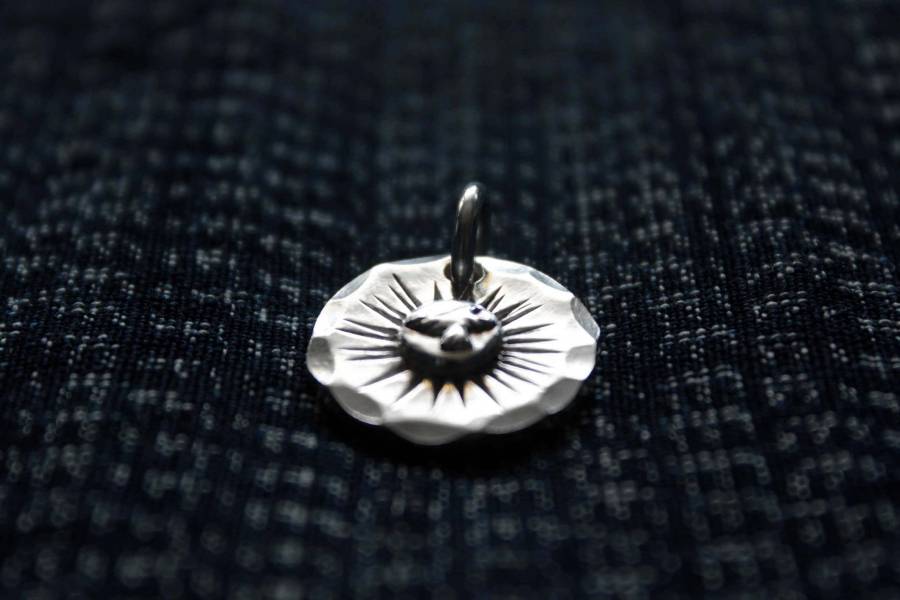 KinG Smith - L號小銀牌/浮雕展翅/訂製 King smith,handmade,手作,indian,jewellery,leather craft,silver,雷鳥,銀羽,風切羽,銀菊,先金,點金,綠松石,風野鷲,鷹爪,訂製,印地安銀飾,藥輪,台南,台南逛街,台南男裝,選物店,老派,mr old