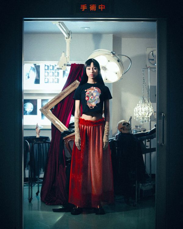 露臍T-shirt｛毒蛇富江｝ 伊藤潤二衣服