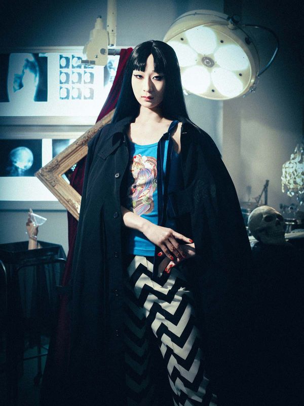 綁帶背心｛毒蛇富江｝ 伊藤潤二衣服