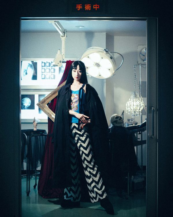 綁帶背心｛毒蛇富江｝ 伊藤潤二衣服