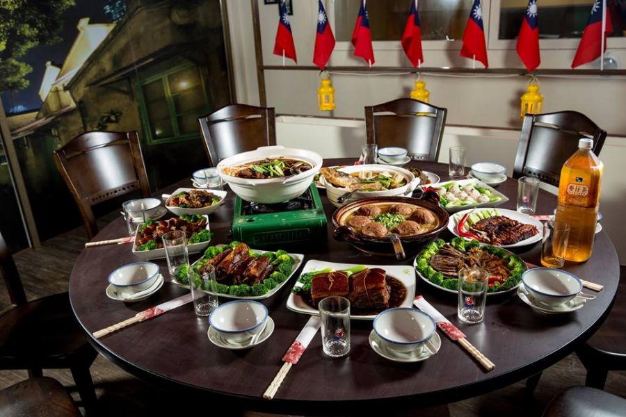 經典B餐6-8人 (牛腱單球+老滷牛筋+老滷牛肚+蘇式燻魚+紅燒獅子頭(家庭鍋)+文昌鹽水雞 