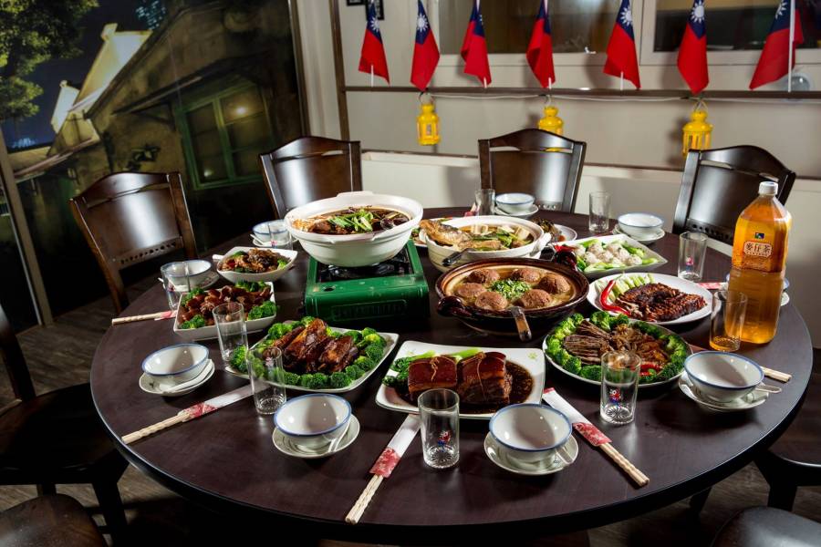 不吃牛C餐(東坡蹄花豬腳+紹興醉蝦+紹興紅燒肉+排骨酥+紅燒獅子頭(家庭鍋)+文昌鹽水雞 