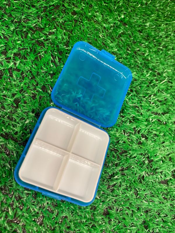 隨身藥盒 小藥盒 隨身藥盒 4格 防潮密封藥盒 分裝盒 藥格盒 藥盒儲物盒 迷你收納盒 