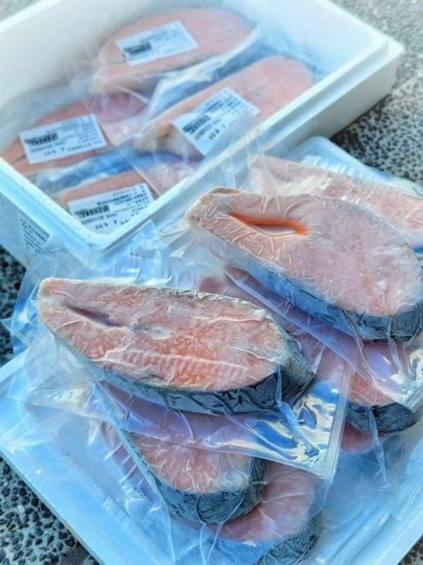 智利厚切鮭魚片 每片淨重超過280g 