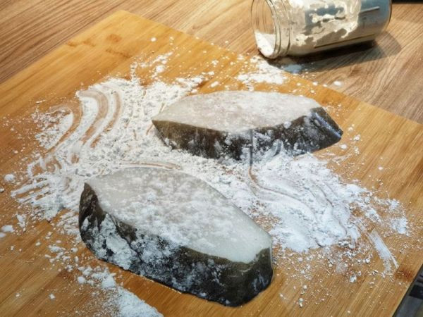 格陵蘭無肚洞厚切鱈魚片 五片組 每片250g 