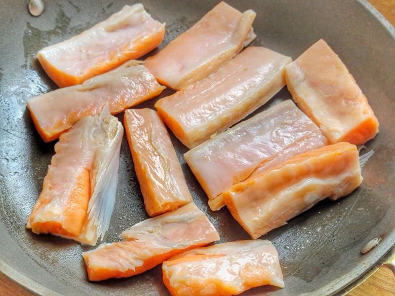 特級鮭魚肚條 **去皮無刺** 料理更加萬用 