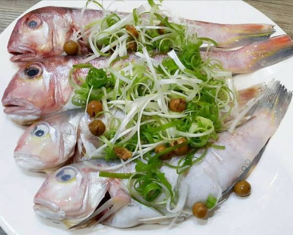 (免運)野生馬頭魚 (去鱗去鰓去肚)  每隻200g 以上  *10尾/組 