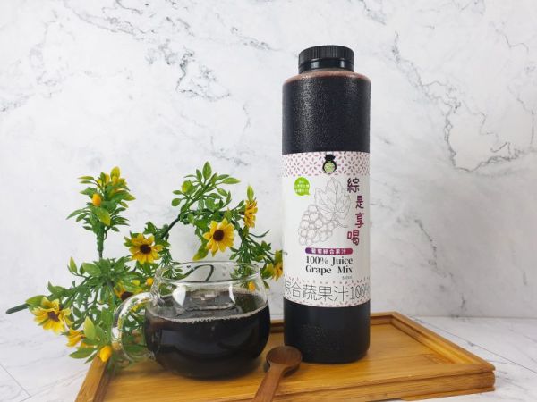 【台灣好田】綜是想喝100%葡萄綜合果汁880ML 效期:2026.05.11 (買一送一) 