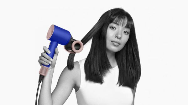 【精美禮盒版+收納架】新一代 Dyson Supersonic™吹風機 HD15 星空藍粉霧色 雙十一,年中慶,母親節,情人節,聖誕節禮物,尾牙抽獎,MOMO,東森購物,新一代Dyson,戴森Supersonic,HD15,吹風機,星空藍粉霧色,普魯士藍,長春花藍,桃紅色,銀銅色,黑鋼色,禮盒版,HD08,HD03