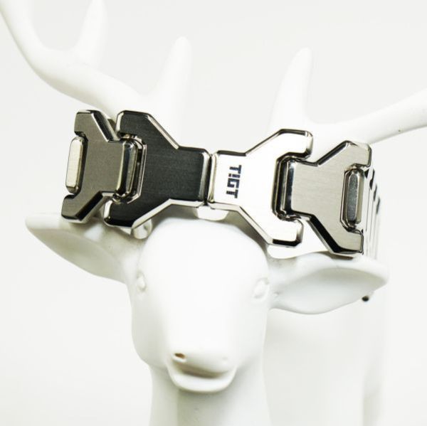 多用途鈦錶帶 - <銀色>鈦金屬錶帶 + 蝴蝶扣具 - 22mm 及 Apple系列可用 Apple Watch,勞力士,鈦金屬,錶帶,LVMH,Garmin,Iphone15,BMW,MG,IMAX,GQ,犀牛盾,鈦金屬,露營,健康,癌症,罕見疾病,LV,BV,BMW,BENZ,TESLA,輝達,黃仁勳,IF設計獎,鈦,LVMH,保時捷,日本,JAPAN,設計,鈦金屬,露營,GQ,Snowpeak,Audi,VW