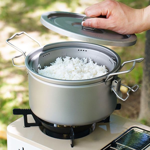 極選品 - 純鈦製成，可使用扣具緊閉之微壓力鍋具 