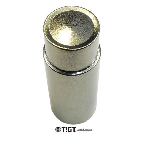 鈦隨身瓶 - 200ml - 瓶身內外皆純鈦製作，真空斷熱可保溫4至6小時 限量商品,彩妝,鈦金屬,錶帶,餐盒,餐具,鍋具,便當盒,營養午餐,露營,癌症,罕見疾病,SPACE X,LISA,GD,台積電,LV,BV,BMW,BENZ,TESLA,輝達,黃仁勳,IF設計獎,鈦,LVMH,保時捷,日本,JAPAN,設計,鈦金,屬,GQ,Snowpeak,Audi,VW,00887,deepseek,川普,關稅,關稅戰