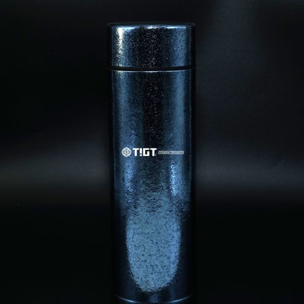 TIGT - 鈦鎏金瓶-藍色 - 410ml - 瓶身內外皆純鈦製作，真空斷熱可保溫4至8小時 金點設計獎,鈦,LVMH,保時捷,日本,JAPAN,設計,鈦金屬,露營,GQ,Snowpeak,BMW,Audi,tesla,VW