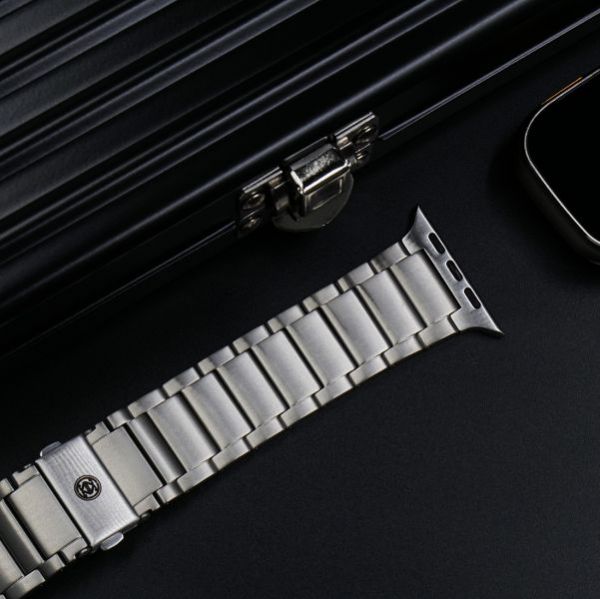 Apple Watch Ultra 一體式錶帶 - 鈦金屬錶帶 - 銀鈦色 Ultra 版本 Apple Watch,Titanium,Apple Watch Strap,Ultra