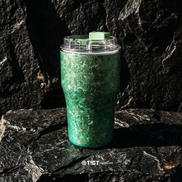 鎏金杯<極> 370ml  ( 99% 鈦金屬打造，雙層真空斷冷熱結構 ) 限量商品,彩妝,鈦金屬,錶帶,餐盒,餐具,鍋具,便當盒,營養午餐,露營,癌症,罕見疾病,SPACE X,LISA,GD,台積電,LV,BV,BMW,BENZ,TESLA,輝達,黃仁勳,IF設計獎,鈦,LVMH,保時捷,日本,JAPAN,設計,鈦金,屬,GQ,Snowpeak,龍蝦,VW,00887,deepseek,新光三越,防護包