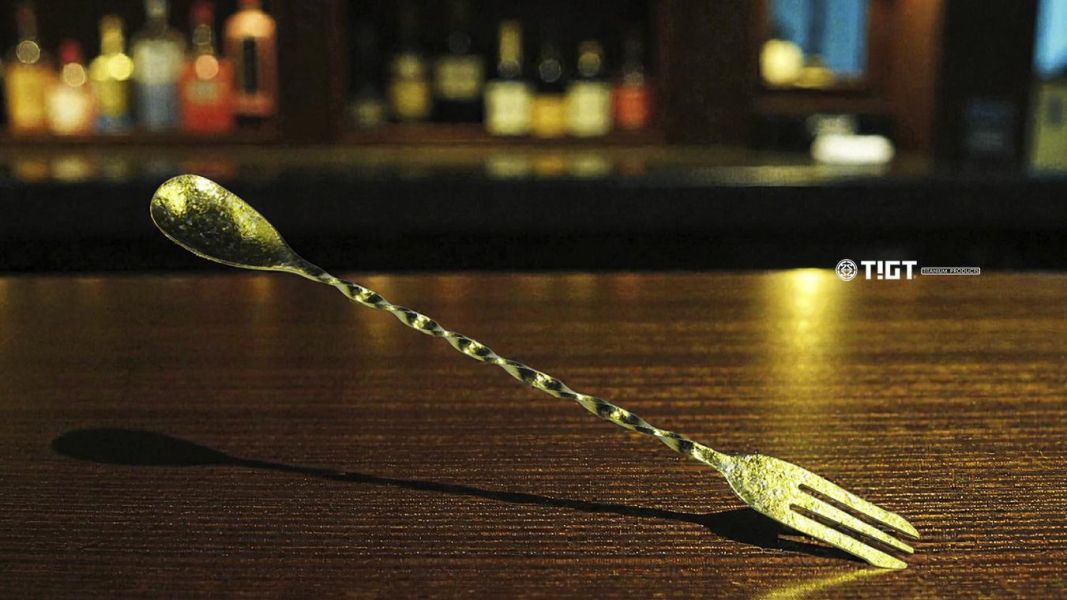 鈦製鎏金螺旋叉勺 - 長度 245mm，純鈦打造 鈦金屬,錶帶,餐盒,便當盒,營養午餐,露營,健康,癌症,罕見疾病,SPACE X,LISA,GD,LV,BV,BMW,BENZ,TESLA,輝達,黃仁勳,IF設計獎,鈦,LVMH,保時捷,日本,JAPAN,伊朗,設計,鈦金屬,露營,GQ,Snowpeak,RAV4,VW,00940,颱風,地震,哪吒,GARMIN,APPLE,SAMSUNG,川普,手機殼,調酒