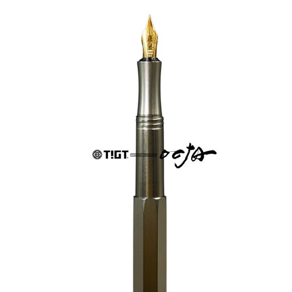 鈦金屬八角短版鋼筆 - 不銹鋼筆夾 + SCHMIDT 筆尖 限量商品,彩妝,鈦金屬,錶帶,餐盒,餐具,鍋具,便當盒,營養午餐,露營,癌症,罕見疾病,SPACE X,LISA,GD,台積電,LV,BV,BMW,BENZ,TESLA,輝達,黃仁勳,IF設計獎,鈦,LVMH,保時捷,日本,JAPAN,設計,鈦金,屬,GQ,Snowpeak,Audi,VW,00887,deepseek,新光三越,防護包,筆,萬寶龍,鋼珠筆,簽約,Audi