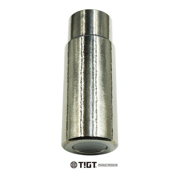 鈦隨身瓶 - 200ml - 瓶身內外皆純鈦製作，真空斷熱可保溫4至6小時 限量商品,彩妝,鈦金屬,錶帶,餐盒,餐具,鍋具,便當盒,營養午餐,露營,癌症,罕見疾病,SPACE X,LISA,GD,台積電,LV,BV,BMW,BENZ,TESLA,輝達,黃仁勳,IF設計獎,鈦,LVMH,保時捷,日本,JAPAN,設計,鈦金,屬,GQ,Snowpeak,Audi,VW,00887,deepseek,川普,關稅,關稅戰
