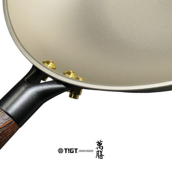 萬膳純鈦炒鍋-直徑約32公分 <99% 鈦金屬一體成型製成> 三星,GalaxyWatchUltra,Apple,勞力士,鈦金屬,錶帶,衝浪,浮潛
,LVMH,Garmin,BMW,VOGUE,犀牛盾,鈦金屬,露營,健康,癌症,罕見疾病,LV,BV,BMW,BENZ,TESLA,輝達,黃仁勳,鈦,LVMH,保時捷,日本,JAPAN,設計,鈦金屬,露營,鍋具,烘焙,廚具,關稅,Ai,台積電,血癌,沈玉琳,關稅