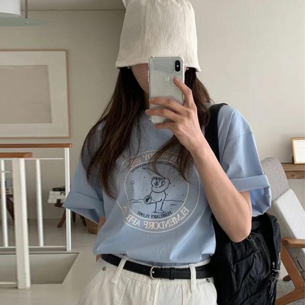 ALORA 熊熊打高爾夫印花短T 