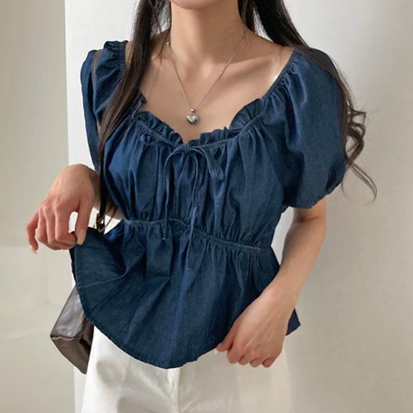 ALORA 抓皺感牛仔色系上衣 