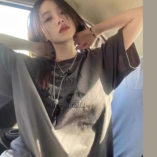 ALORA 6人物樂團印花短T 