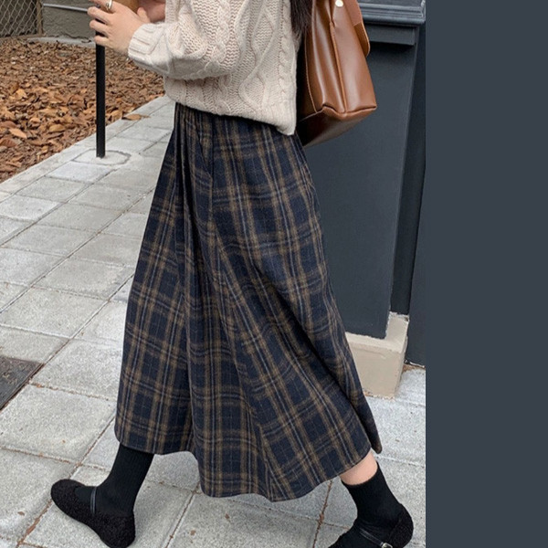 ALORA 學院風格紋長裙 