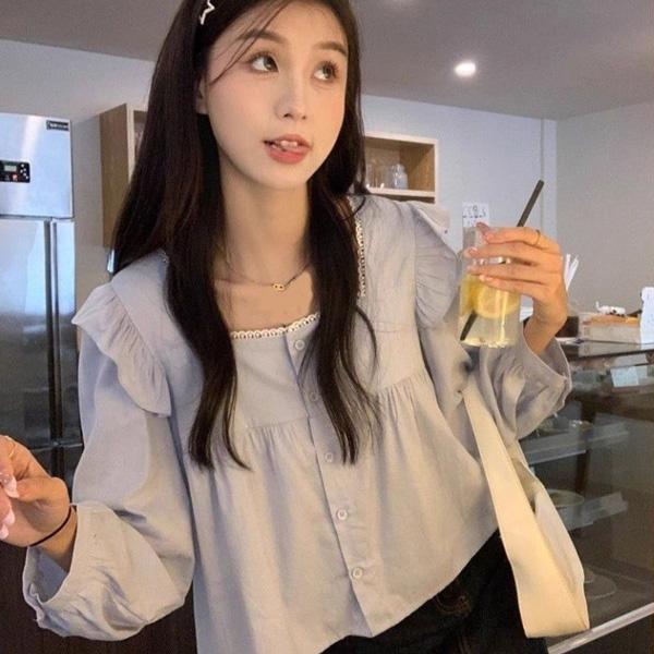 ALORA 甜美方領荷葉袖上衣 