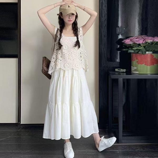 ALORA 奶白簍空洋裝兩件式套裝 