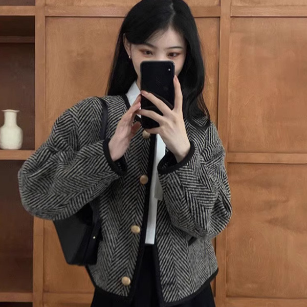 ALORA 小香風復古風外套 